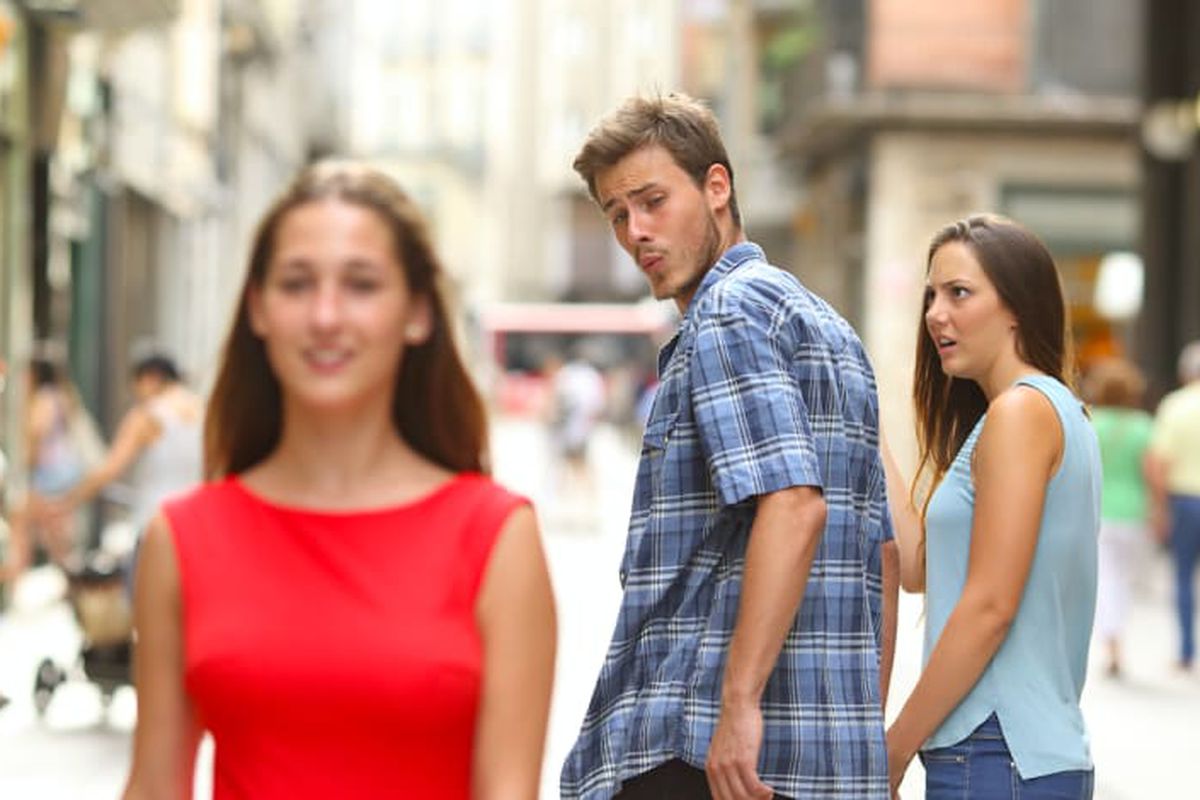 Distracted Boyfriend meme about BOXRAW